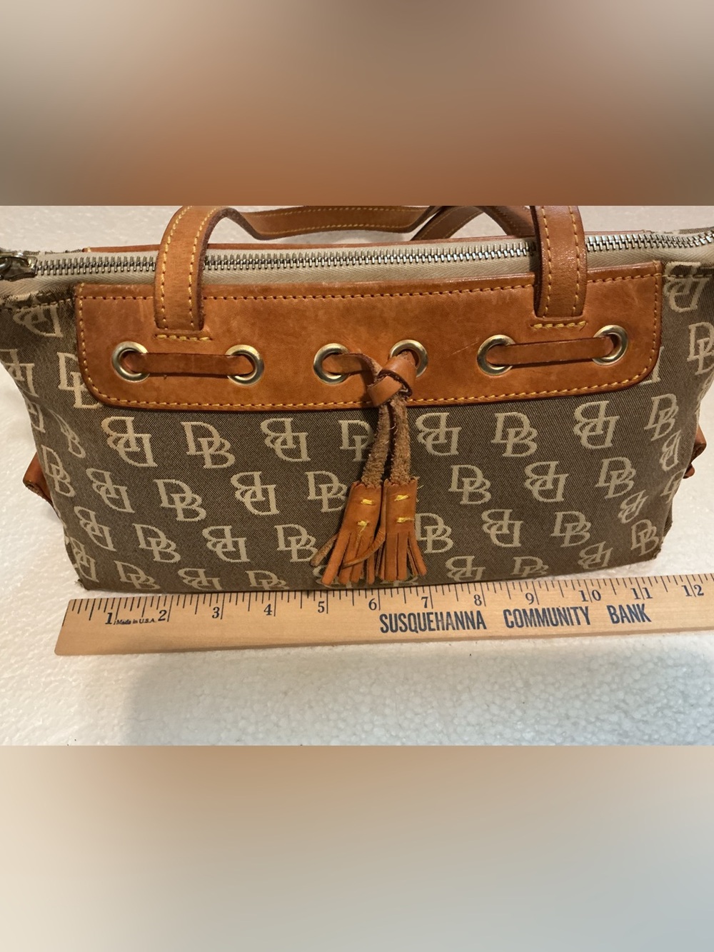 ❌❌❌SLS26Vtg Dooney & Bourke DB Signature Canvas Shoulder Bag Olive Taupe - Picture 11 of 16